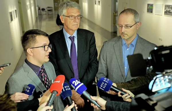Žiga Vavpotič (z leve), Marko Voljč in Lenart Škof so včerajšnjo zaprto razpravo opisali kot poskus angažiranja širšega kroga civilne družbe.  