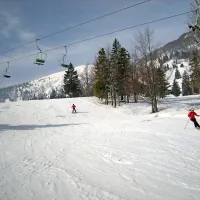 Soriška planina nad Baško grapo je prostrana, cenovno ugodna,  sončna in ni  pretirano obljudena.
