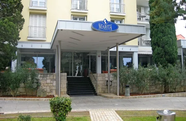 Hotel Marita  izbirajo predvsem igralniške goste. 