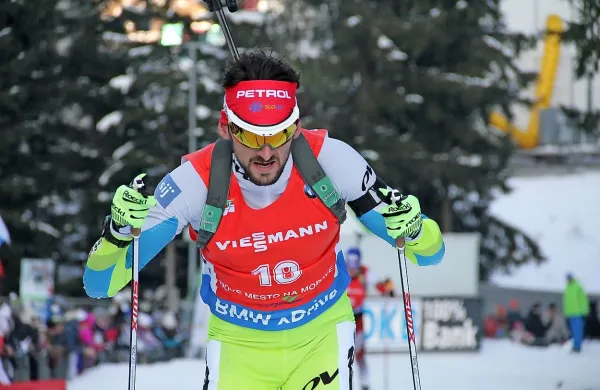 Razpoloženi Jakov Fak je bil premalo za viden uspeh slovenske štafete na tekmi v Holmenkollnu.