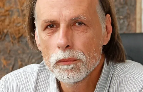  Bojan Stante: “Možnosti, da bi ti ljudje vsaj v začetnih fazah bolezni ostali doma, je kar nekaj.  Začeli smo razmišljati, da je lahko ta kriza priložnost, da domovi predrugačimo svojo vlogo in prepričan sem, da bomo, ko bo konec te krize, drugačni.” 