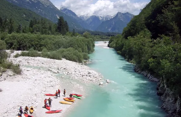 Naravne lepote Slovenije, terme, turistične kmetije in kampi, aktivne počitnice v naravi ter kulinarika in vinarstvo so poželi zanimanje nemških medijev na nedavnih predstavitvah slovenske turistične ponudbe v Nemčiji.