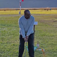 Piranski župan Peter Bossman vztraja, da je golf v Sečovljah potreben in da investitorji so. Verjame, da bo soglasje k projektu dala tudi država, čeprav minister Dejan Židan z golfom v Sečovljah ne soglaša.  