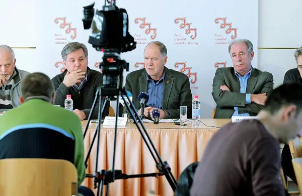 Sindikati zahtevajo spremembe insolvenčnega zakona, po katerih bi imele prednostne terjatve delavcev absolutno prednost pri poplačilu, tudi pred zavarovanimi terjatvami in stroški upravitelja. 
