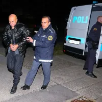 Sergio O. bi moral v italijanskem zaporu prestajati osemletno zaporno kazen, a se s prostega izhoda ni vrnil za zapahe. Po zaslišanju pri preiskovalni sodnici pa so ga skupaj z Danielom Z. odpeljali v koprski zapor.
