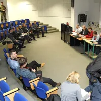 Dražba 46.629 kosov starega orožja je včeraj trajala pičlih deset minut.  
