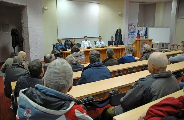 Predstavniki družbe Polavi so na srečanju z goriškimi pridelovalci izpostavili možnost okrepitve pridelave sadja in zelenjave v goriški regiji. 