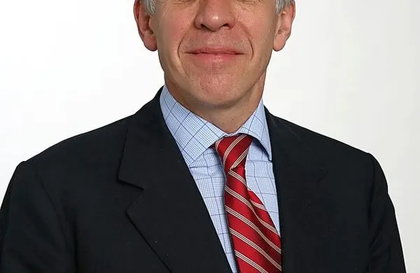 Tarča skrivne novinarske preiskave je bil tudi laburist Jack Straw, prav tako nekdanji zunanji minister.