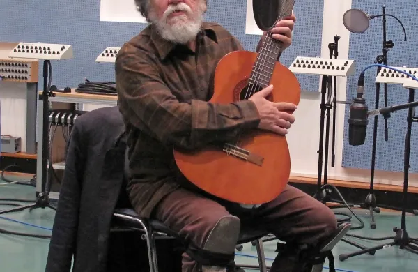 Marko Brecelj v studiu Hendrix, med snemanjem skladb, ki so našle prostor na dvd-ju Samospevi.  