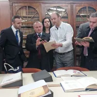 Ambasadorja Albanije in Kosova v Sloveniji Pellumb Qazimi in Nexmi Rexhepi sta si z delegacijama ogledala dediščino družine Bruti v Kopru. 
