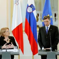 Predsednik republike Borut Pahor v Ljubljani gosti predsednico Malte Marie Louise Coleiro Preco, s katero sta izpostavila številne možnosti za poglobitev odnosov, tudi za okrepitev skromnega gospodarskega sodelovanja.