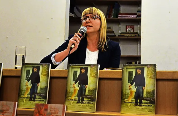 Suzana Todorović: “Včasih me malo zbode, ko spregledujemo, da je materni jezik lahko  tudi narečje. To je prva beseda, ki je človeku položena v zibko, še zlasti tistim, ki so zrasli z narečjem.”