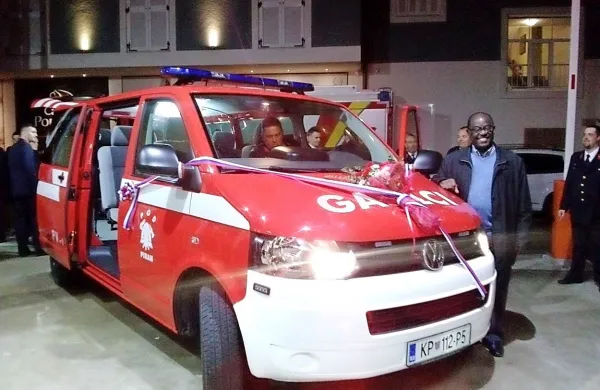 Nov kombi bodo piranski gasilci uporabljali za prevoz opreme in posadke ter otrok. 