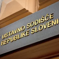 &ldquo;Sodniki bi vedno morali imeti pred seboj ustavo.&rdquo;
