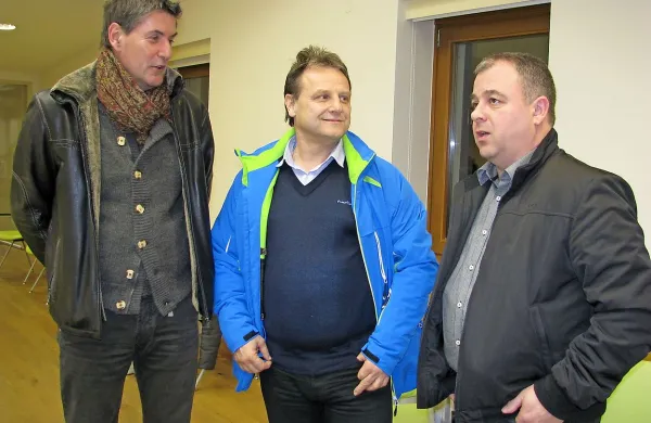 Danijel Krivec,  Valter Mlekuž in Miha Sotlar (z desne) so ključni možje pri reševanju kaninskega smučišča.