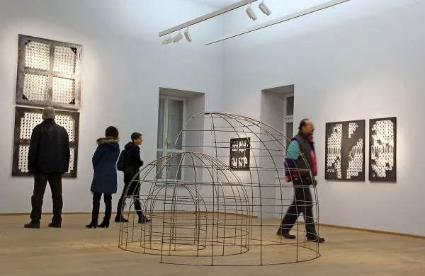 Limina, multimedijska razstava Franka Vecchieta, bo v piranski Mestni galeriji na ogled do 24. maja.