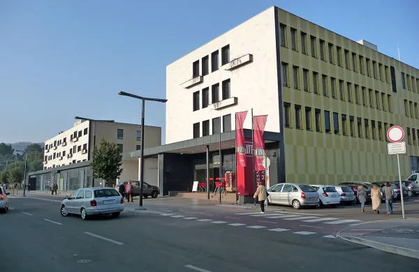 V Naselje 15. maj se bo preselil Stavbenik upravljanje in najverjetneje  tudi  OMV.  