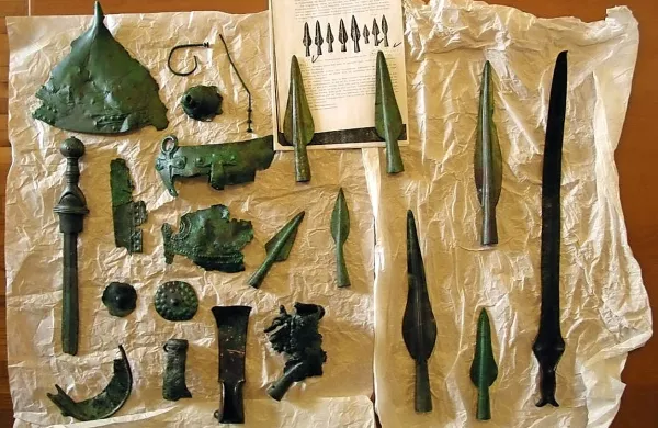 Gradi&scaron;ča in grobi&scaron;ča doline reke Reke