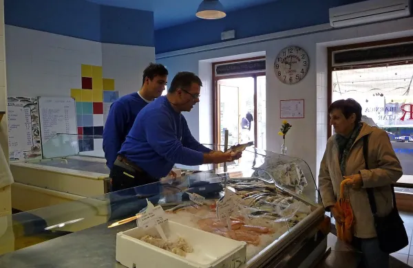 Ob izolski tržnici nova ribarnica