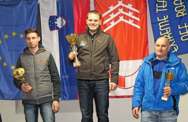 Primorski vozniki so na nekaterih podelitvah zasedli vse stopničke. Tako je bilo tudi v razredu soft A. Z leve so na zmagovalnih stopničkah Domen Kogovšek (Lijak), Matej Podgornik (Renče)  in Nik Grižon (Obala). 
 