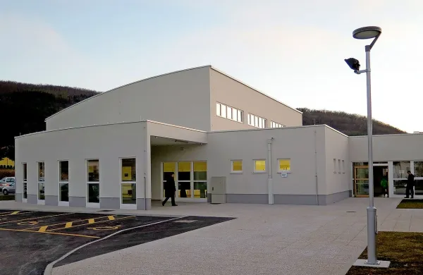 Nova večnamenska dvorana v Senožečah je poimenovana po Rudolfu Cvetku.