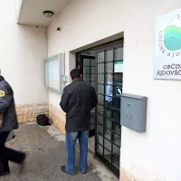 Ajdovsko občinsko upravo so v sredo obiskali kriminalisti, so potrdili na občini.