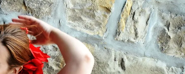 Slovenska družba, potopljena v čas primitivnega kapitalizma, je krizo izkoristila tudi za podrejanje žensk.