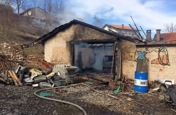 V Čepnem je včeraj zagorelo v garaži.