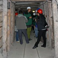 Tesarbe in vse poti v turističnem rudniku z 18.000 obiskovalci morajo biti  brezhibno vzdrževane.