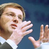 Miro Cerar je z zaključnim govorom navdušil delegate kongresa SMC.