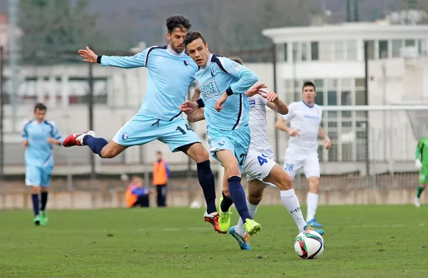 Novogoričani (v modrih dresih) ostajajo v spomladanskem delu sezone še brez zmage.
