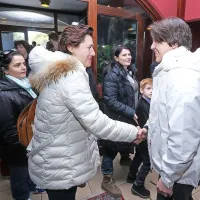 Dve ženski, ki vedno izžarevata pozitivno energijo: španska veleposlanica v Sloveniji Anunciada Fernandez de Cordova in komisarka Violeta Bulc.