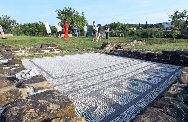 V arheološkem parku  so junija 2013 pripravili poletno muzejsko noč.