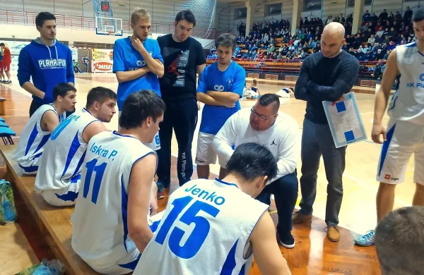 Trener Martin Novak je bistriško ekipo v primorskem obračunu popeljal do osme zmage v prvenstvu. 