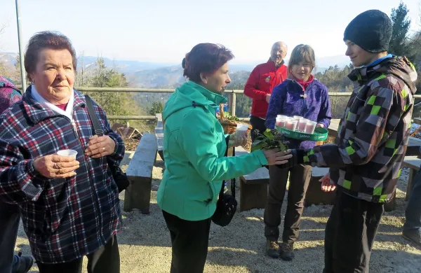 Tradicionalni, 37. pohod planinskega društva Idrija  ob dnevu žena na Hleviško planino 