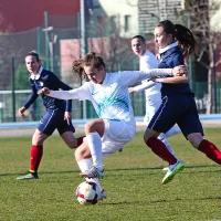 Z Američankami tesno, s Francozinjami previsoko