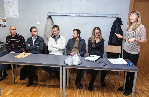 O poplavah so na Fakulteti za humanistične študije govorili (z leve): Zvezdan Božič, Boris Peroša, Peter Frantar, Gregor Kovačič, Nataša Kolega in Valentina Brečko Grubar.    