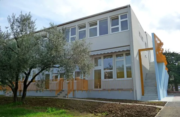 Zavod za šolstvo je Kumerdejevo priznanje za leto 2014 podelil Osnovni šoli Vojke Šmuc Izola ...