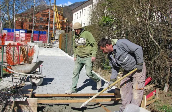 Mimo Brajde bo pot v šolo in naprej proti Sotočju varnejša.