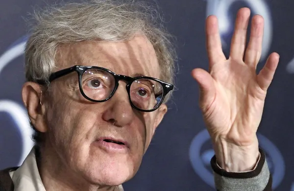 Komaj je Woody Allen končal snemanje filma Irrational Man z Emmo Stone in Joaquinom Phoenixom, že izbira ekipo za nov filmski projekt.