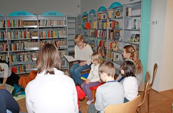 Lavričeva knjižnica vabi na festival pravljic. 