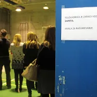 Napis “telovadnica je zaprta zaradi vode” bodo učenci in učitelji osnovne šole v  Dornberku očitno brali tudi v prihodnjem šolskem letu. 