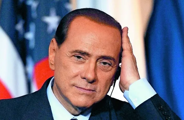 Kasacijsko sodišče v Rimu je ponoči nekdanjega italijanskega predsednika Silvia Berlusconija oprostilo obtožb v primeru Ruby. 