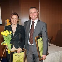 Dr. Zala Jenko Pražnikar (Univerza na Primorskem)  in dr. Samo Stanič (Univerza v Novi Gorici).