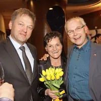 Z leve: Silvan Peršolja,  direktor vinske kleti Goriska Brda, Anka Lipušček Miklavič, direktorica Mlekarne Planika, in David Nabergoj, predsednik uprave Mlinotesta. 