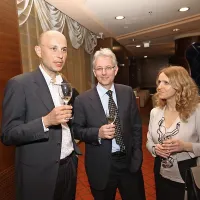 Robert Vidič z univerze v Novi Gorici, Iztok Bizjak, direktor Gonzage, in direktorica družbe Fimago Mateja Milost. 