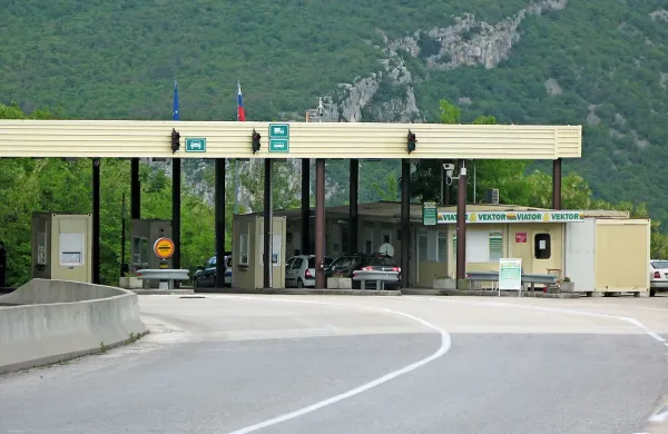 Slovenija proti sistematičnemu nadzoru vseh potnikov na meji