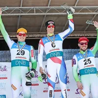 Najboljši na mladinskem SP v superveleslalomu (z leve): Štefan Hadalin (SK Dol Ajdovščina), Miha Hrobat in Švicar Loic Meillard. 