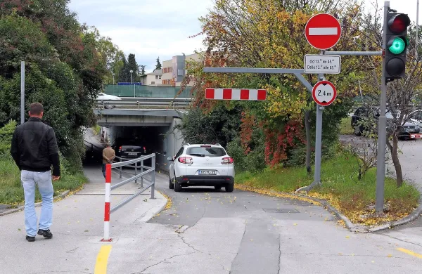 Zaradi rednih vzdrževalnih del bo podhod  ob zdravstvenem domu in policijski postaji na Prečni ulici v Kopru v nedeljo, 15. marca, med 8. in 14. uro zaprt.
