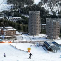 Stolpnici v obliki storža sta zaščitni arhitektonski znak Katschberga.